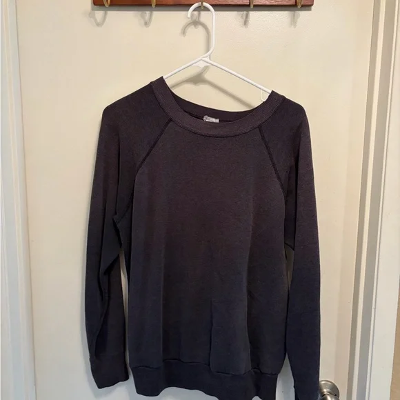 Perfectly faded soft black raglan vintage sweatshirt - Picture 1 of 4